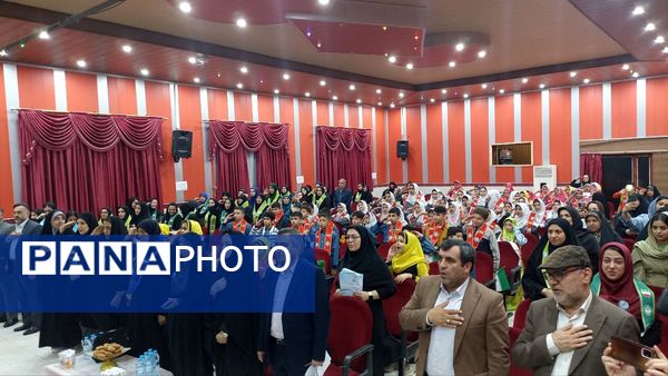 همایش تجلیل از مربیان و اعضای پیشتاز در محمودآباد 