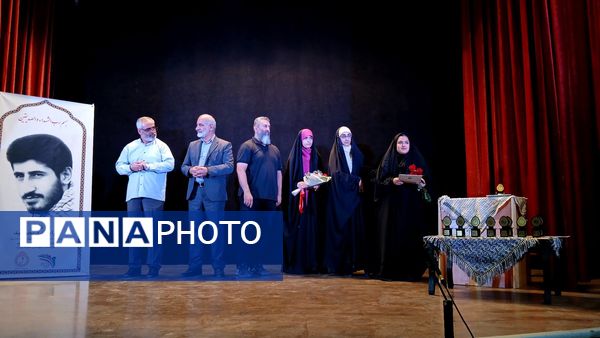 نمایش «مرا مهدی بخوانید» در فرهنگسرای امام علی(ع) هشتگرد به روی صحنه رفت