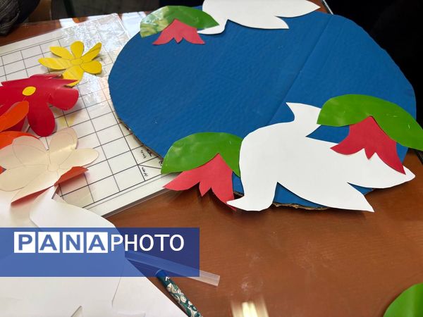 فضاسازی نمادین هنرستان تلاش با مشارکت دانش‌آموزان در آستانه ۱۳ آبان