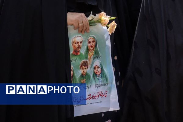 تشییع با شکوه شهدای مقاومت در دارالمؤمنین کاشان