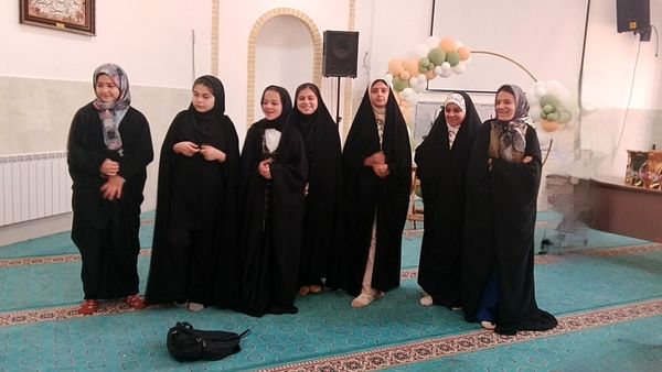 دورهمی دانش آموزان دبیرستان نرجس خاتون(س) روستای ورجان