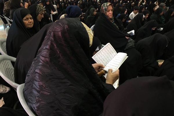 برپایی مراسم دعای عرفه در گلستان شهدای اصفهان