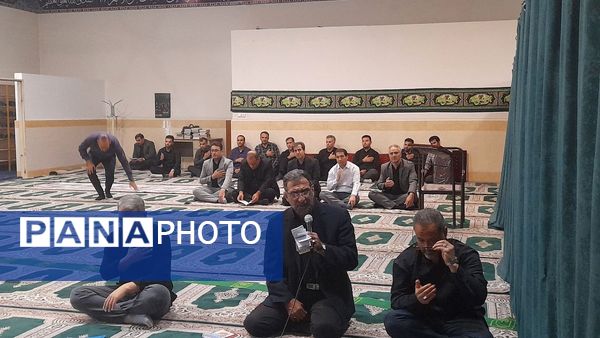 برگزاری مراسم زیارت عاشورا در اداره‌ آموزش و پرورش ناحیه ۴ کرج