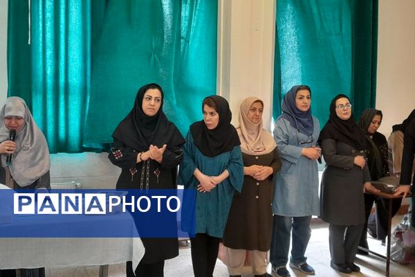 روز خاطره‌انگیز با برگزاری جشن سمپاد در دبیرستان استعدادهای درخشان فرزانگان ملارد