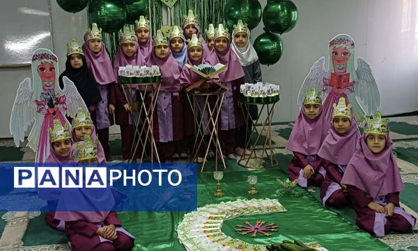جشن قرآن پایه اول در دبستان دخترانه امام هادی (ع)