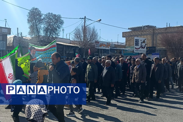 مردم شهر صغاد حامی آرمان‌های انقلاب با حضور در راهپیمایی ۲۲ بهمن