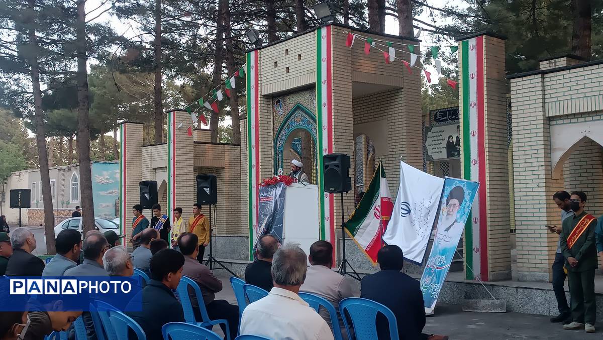 مراسم غبارروبی لاله زار شهرستان نیشابور به مناسبت گرامیداشت هفته معلم