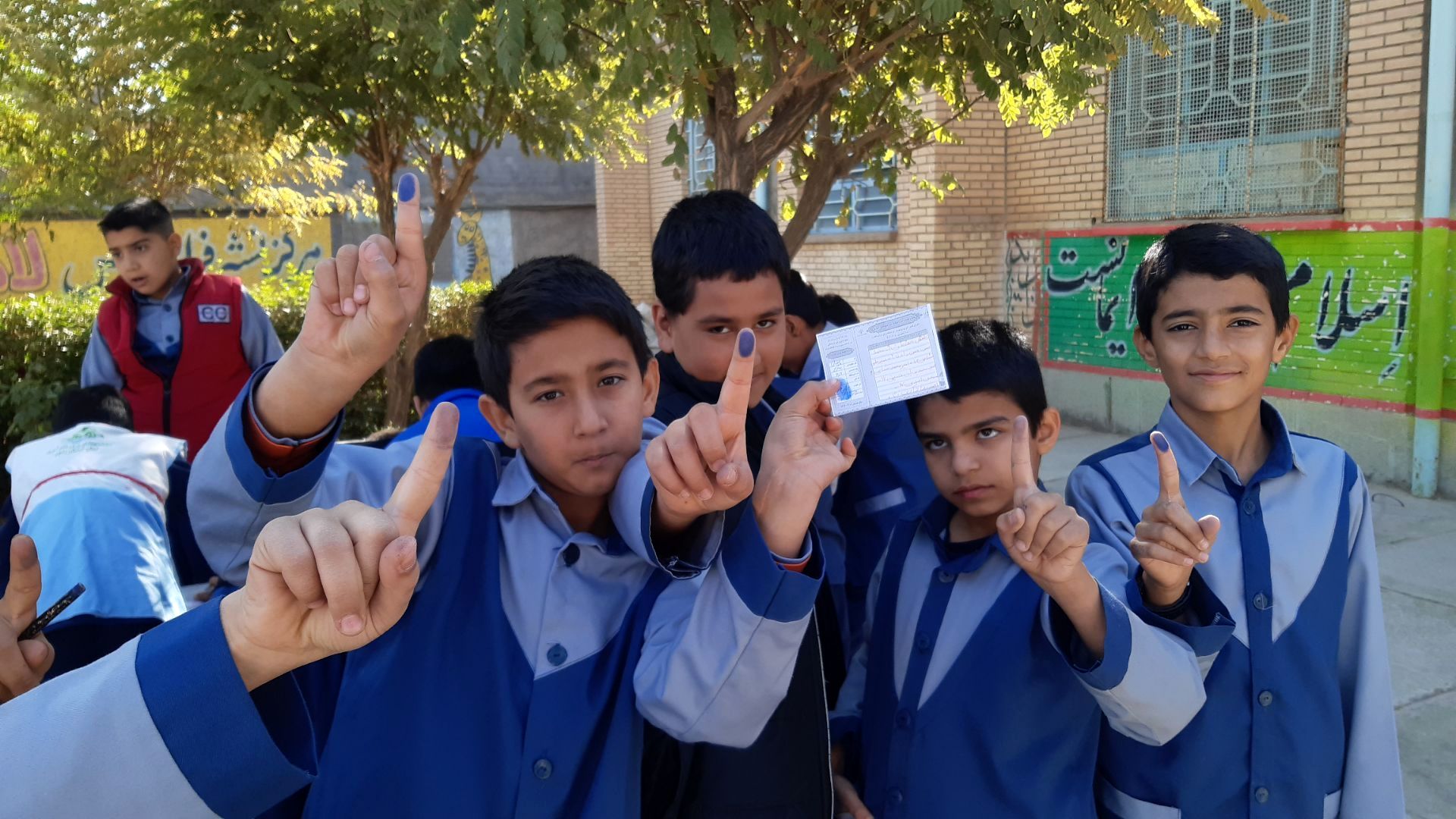 انتخابات شورای دانش آموزی در مدرسه فرهنگ شهیدان تهامی خلیل آباد