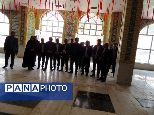 گلباران مزار شهدای دانش‌آموز و معلم در بجنورد
