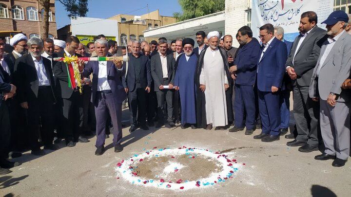 کلنگ‌زنی ۱۳ طرح آموزشی، پرورشی و ورزشی همزمان با هفته دولت در قم