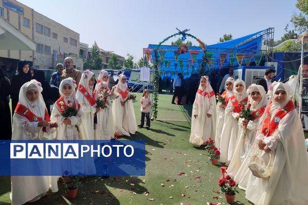 مرحله استانی چهل و دومین مسابقات قرآن عترت ونماز دختر فارس