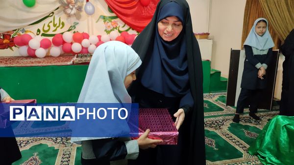 تکریم همسران و دختران شاهد جامعه هدف دبستان شاهد حاج تقی آقا بزرگ مشهد