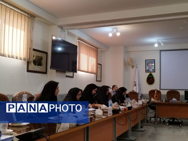 جلسه آموزشی ویژه مراقبان سلامت مدارس کاشان