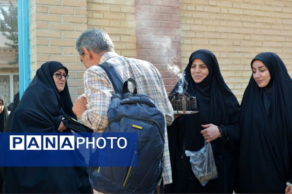 بدرقه دانش‌آموزان بهارستانی به راهیان‌نور