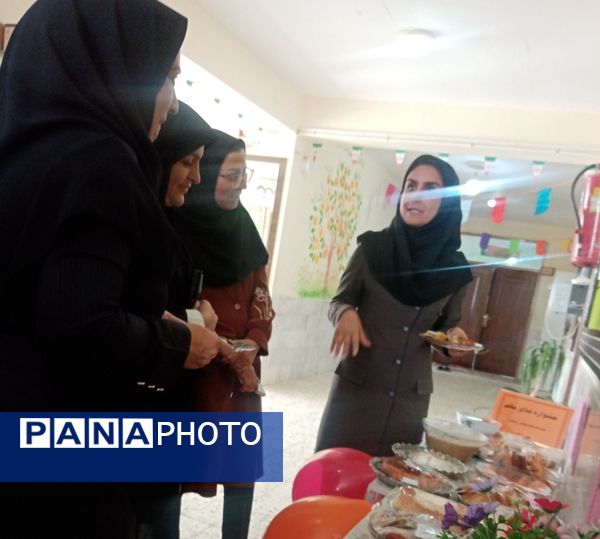 جشنواره غذای سالم در مدرسه حاج مهدی روحانی