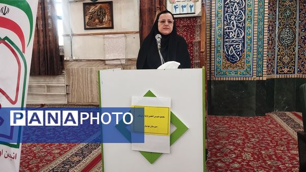 اولین جلسه عمومی انجمن اولیا و مربیان مدرسه هوشیار