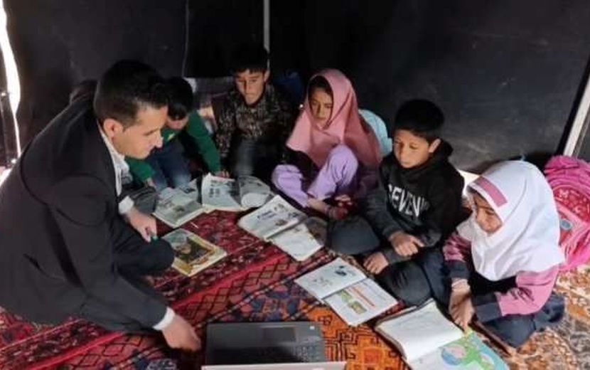 مدرسه‌ای میان کوه و کوچ، جایی که آموزش هرگز تعطیل نمی‌شود