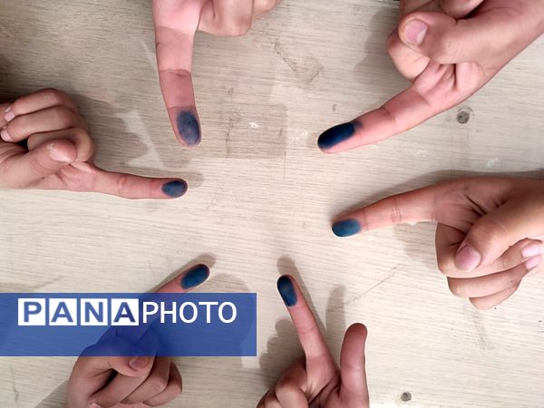 انتخابات شورای دانش آموزی در دبیرستان رفعت