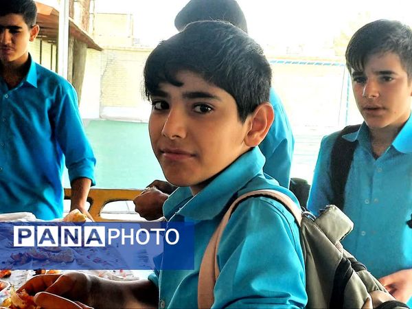 جشن صد دانه یاقوت در دبیرستان لقمان حکیم اشکذر 