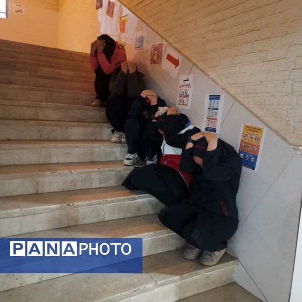 مانور زلزله در دبیرستان مهدی خدابنده