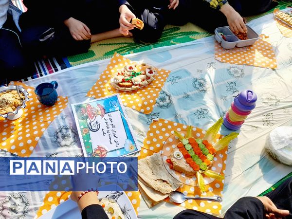 جشنواره صبحانه سالم در دبیرستان علی افشارنژاد ناحیه۶ مشهد