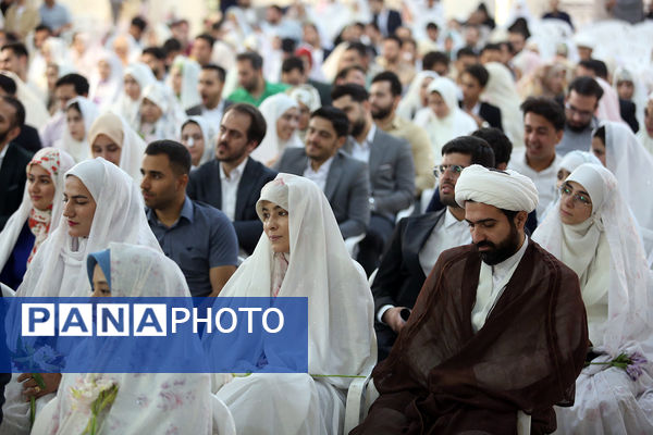 جشن ازدواج ۳۲۵ زوج جوان در حرم حضرت معصومه (س)