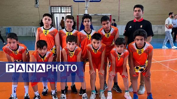برگزاری چهارمین جشنواره مینی و نونهالان بسکتبال در سالن تختی شهرکرد