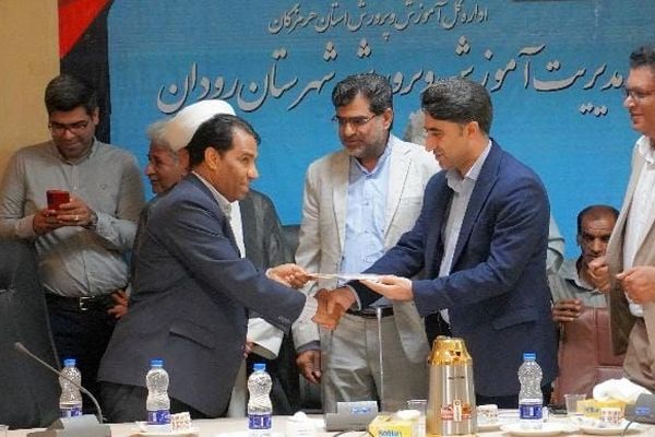 عبدالله عبدی بحرینی مدیر آموزش و پرورش رودان شد