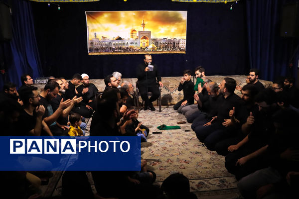 مراسم عزاداری ظهر شهادت امام رضا(ع) در مدرسه رویش کاشان