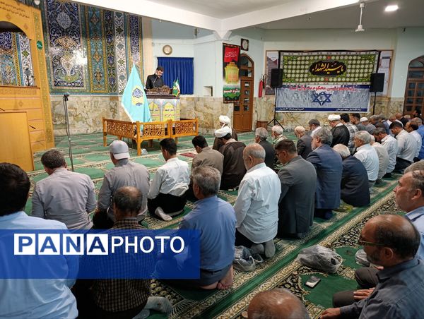 حضور دانش‌آموز خبرنگاران پانا در نماز جمعه به مناسبت روز خبرنگار