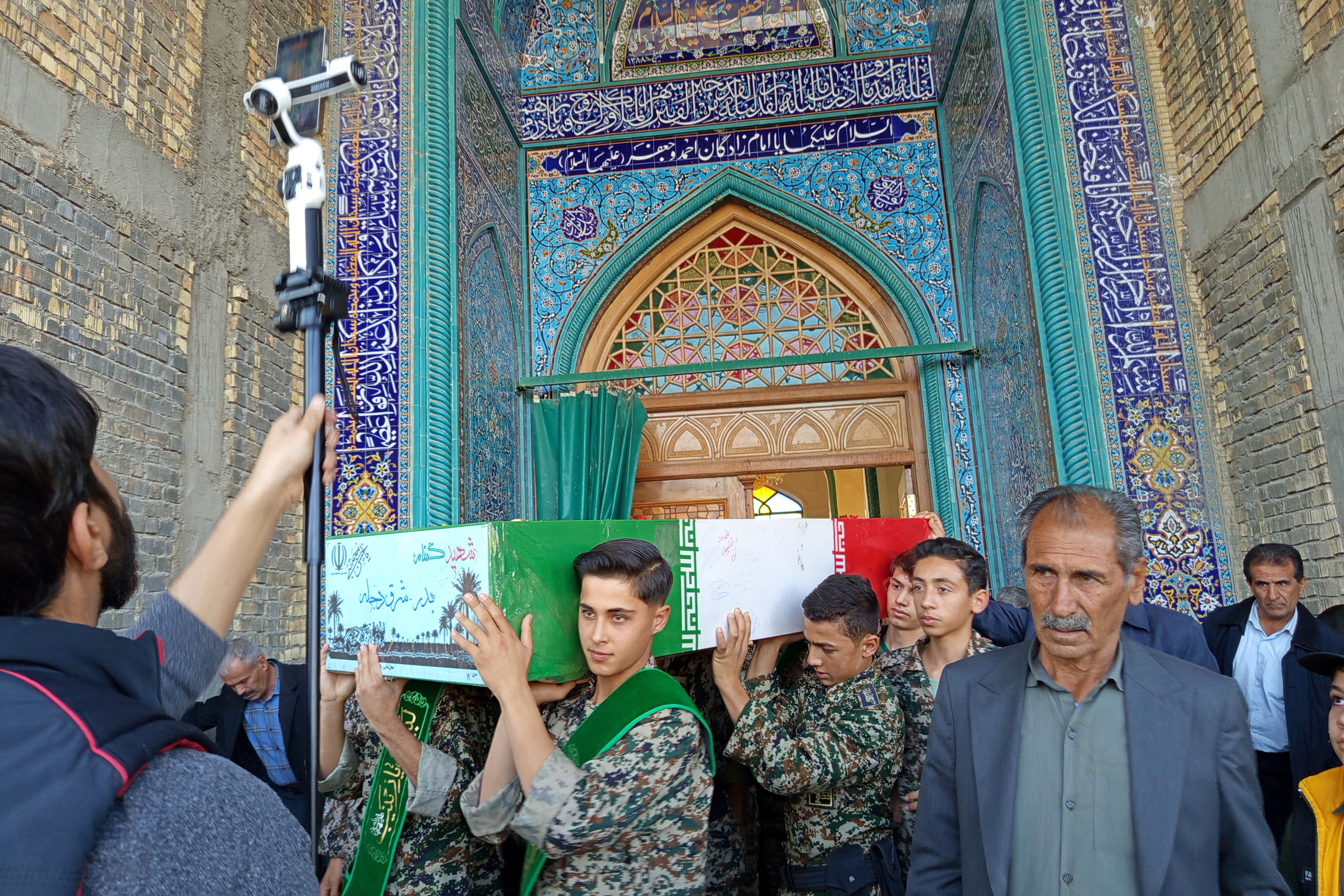 وداع مردم شهر بهمن با شهید گمنام