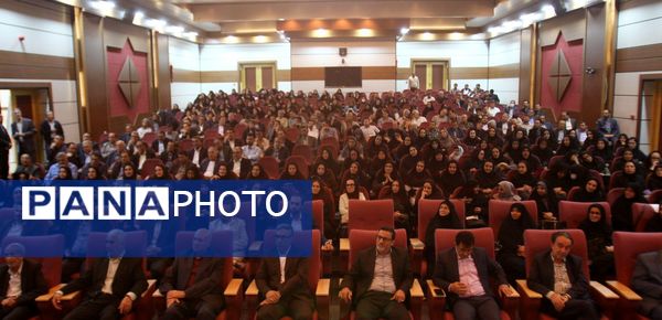 همایش بزرگداشت مقام معلم آموزش و پرورش ناحیه 2 زنجان