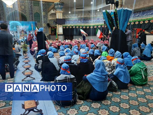 محفل انس با قرآن به مناسبت هفته بسیج در ملارد