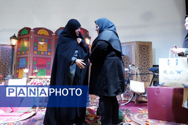 ویژه برنامه میلاد حضرت زهرا (س) و روز مادر دبستان یگانه 