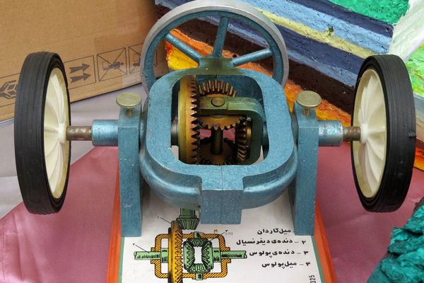 مراسم هفته پژوهش در دبیرستان بانو عفت آهنگری شهرری