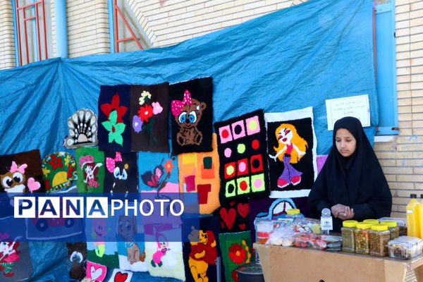 همایش یاوران انقلاب دانش‌آموزان مدارس عشایری شهرستان‌ جیرفت 