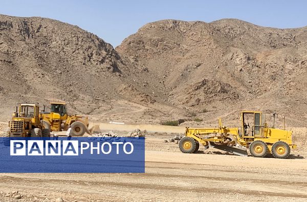 پروژه بازسازی و ترمیم و ساخت دو بلوار در حاجی آباد 