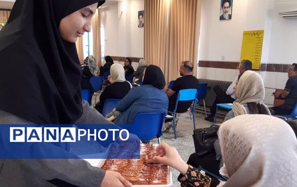 انتخابات انجمن اولیا و مربیان در دبیرستان فرزانگان قائمشهر