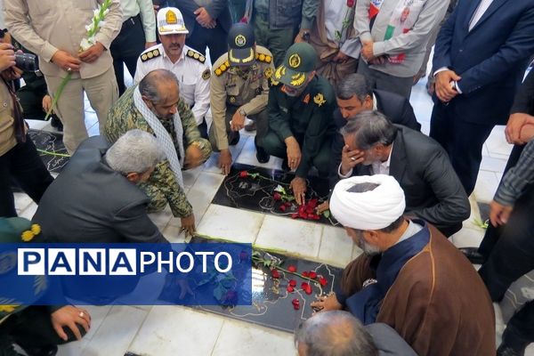 آیین غبارروبی و گلباران مزار شهدا شهرستان بجنورد 