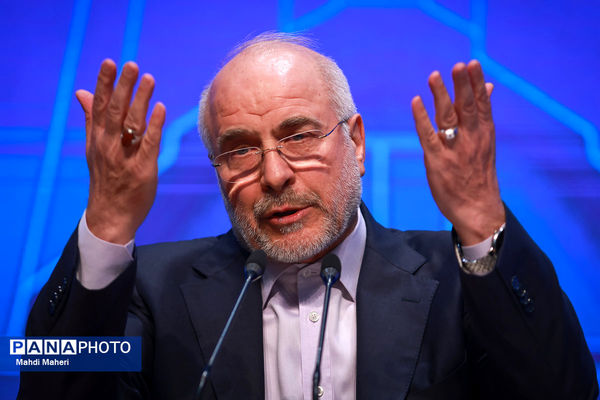 نشست خبری رئیس مجلس شورای اسلامی