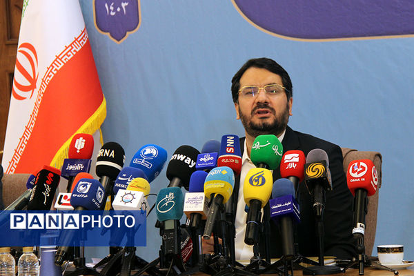 نشست خبری مهرداد بذرپاش وزیر راه و شهرسازی