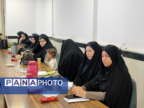 نشست صمیمی مدیر آموزش و پرورش سملقان با مسئول بسیج فرهنگیان 