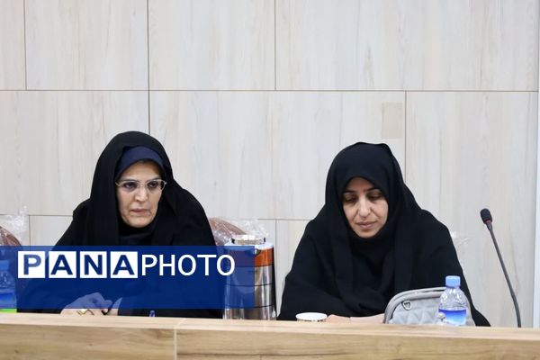 نشست مدیران مدارس سمپاد یزد با حضور رئیس سازمان ملی پرورش استعدادهای درخشان 