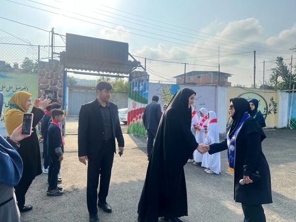 بازدید مسئولان سازمان دانش‌آموزی مازندران از مدرسه تمام‌تشکیلاتی مرحوم یوسف بزرگی قائمشهر