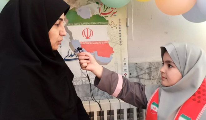 بزرگداشت روز حافظ در دبستان شهدای راه‌آهن 