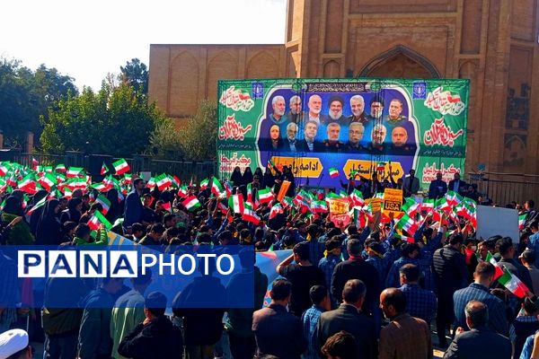 خروش هزاران دانش آموز ورامینی در ۱۳ آبان