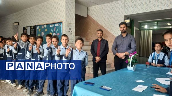 برگزاری انتخابات شورای دانش‌آموزی در مدرسه جیحون خاتم