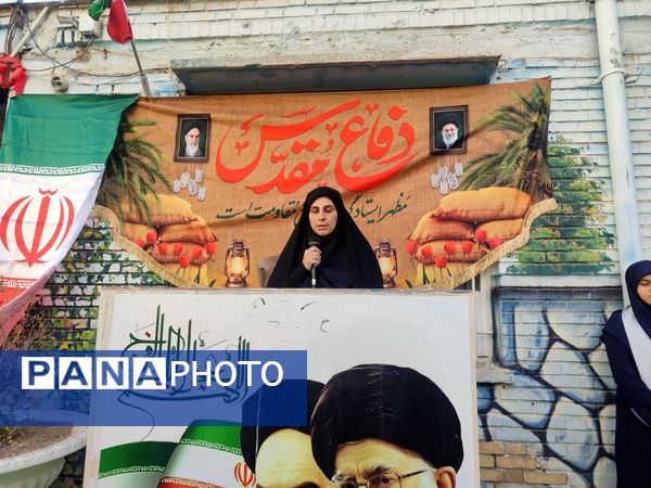 مراسم اعطای حکم و نشان فرماندهی بسیج دانش آموزی دبیرستان شاهد تکتم ناحیه۳