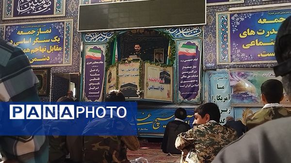 برگزاری نماز جمعه در آغاز هفته بسیج دانش آموزی با حضور دانش آموزان بسیجی نیشابور