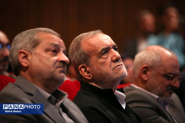 دیدار رییس‌جمهور با فرهنگیان و دانشجو معلمان